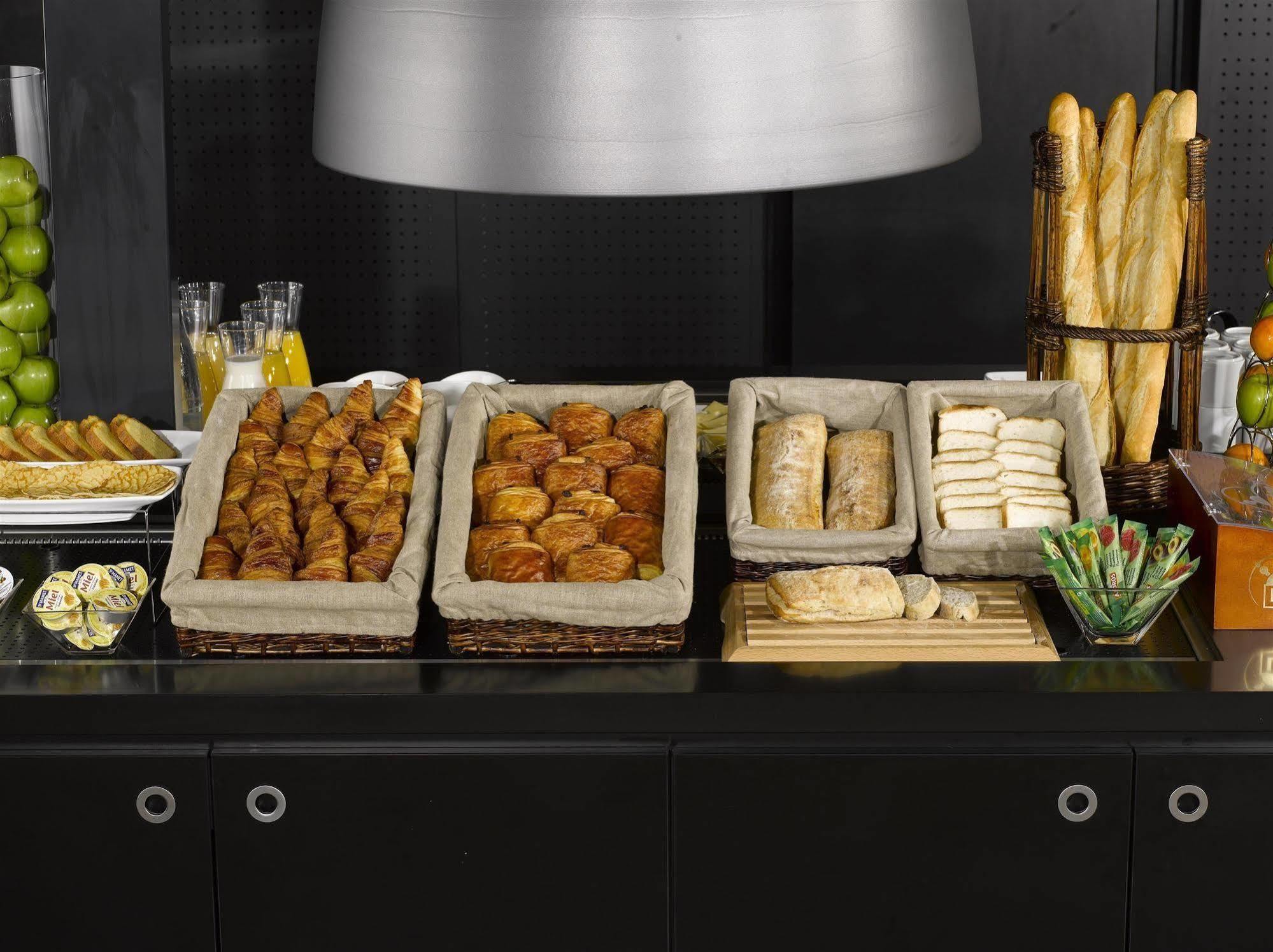 Campanile Bordeaux Ouest - Le Bouscat Hotell Restaurang bild