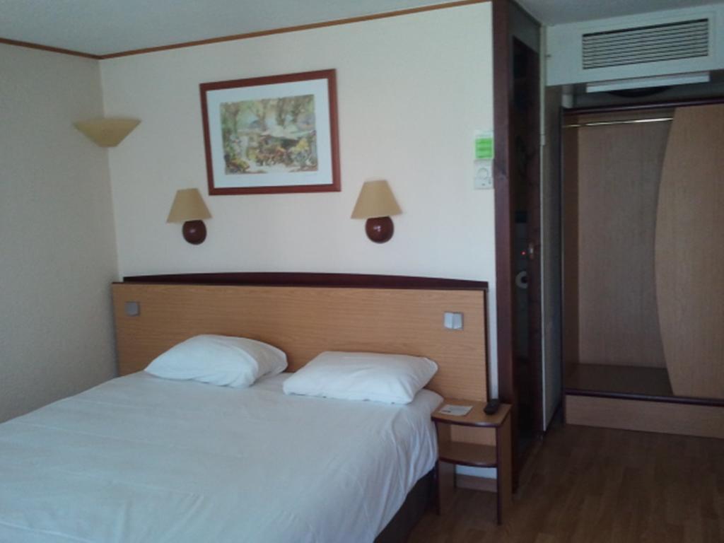 Campanile Bordeaux Ouest - Le Bouscat Hotell Rum bild